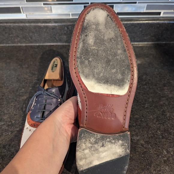 Men's size 9.5 Johnston & Murphy 1850 spectator cap toe - Picture 6 of 7